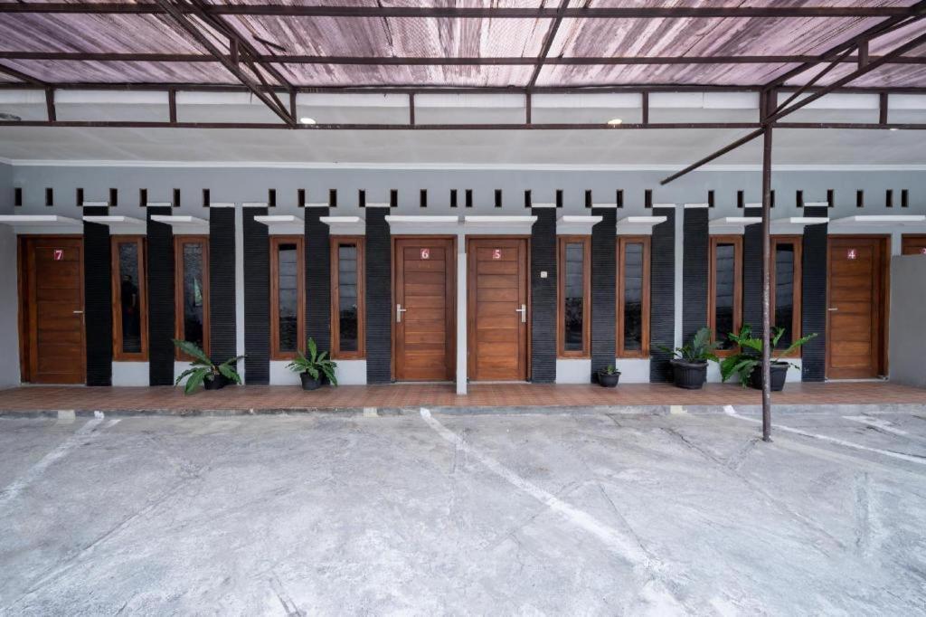 Wisma Putra Jaya Hotel Kaliurang Buitenkant foto